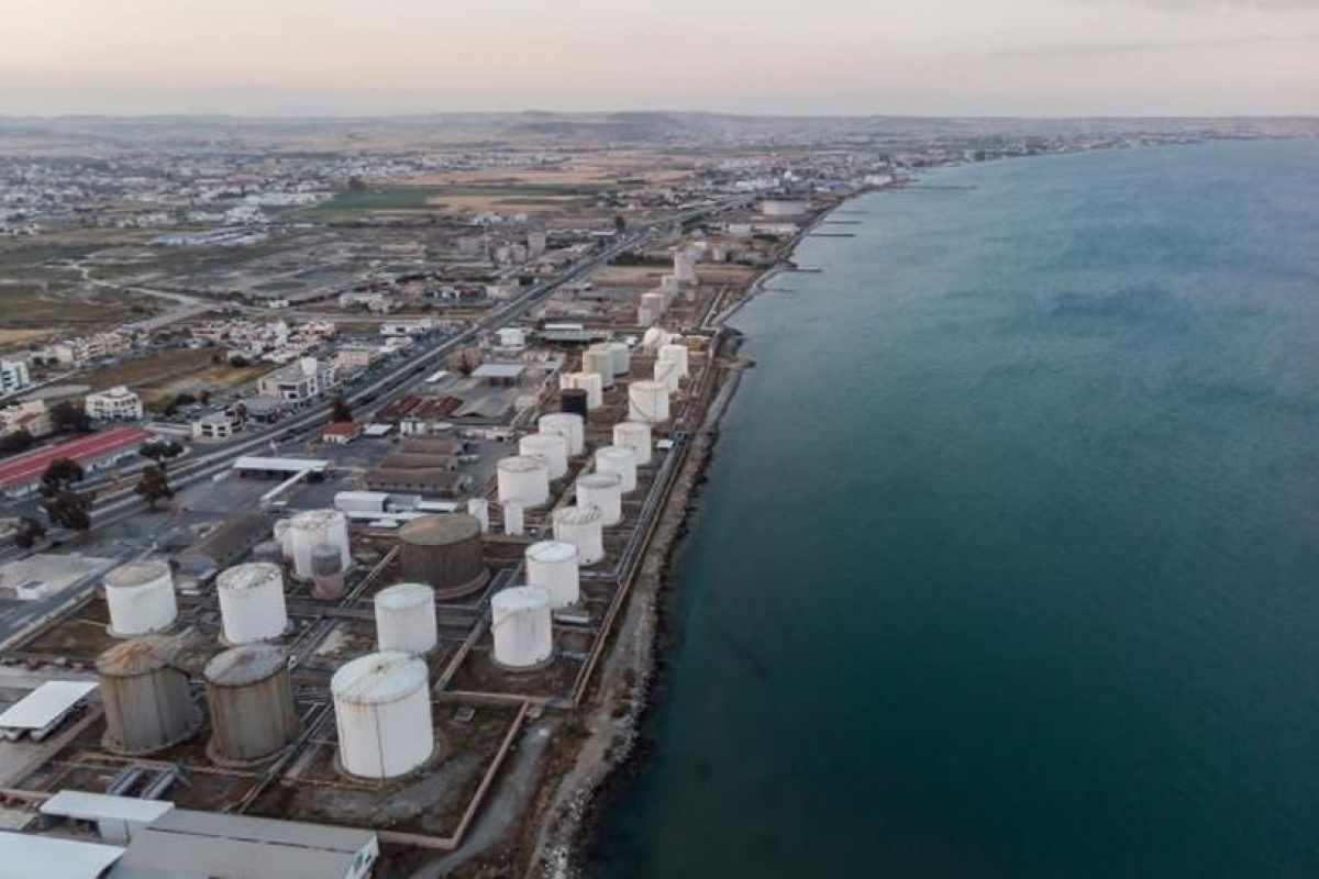 The procedures for moving the oil facilities from Larnaca are in progress